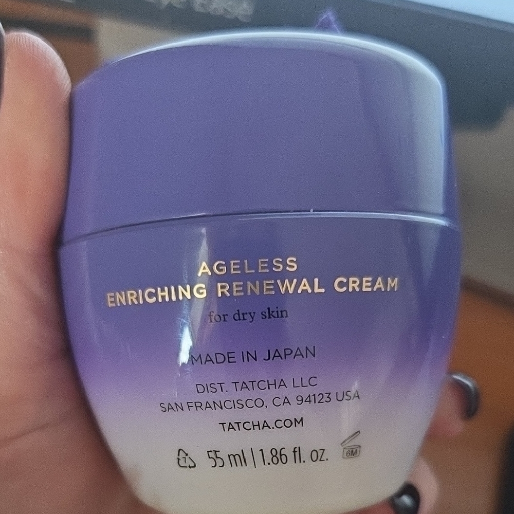 Tatcha Ageless Renewal Cream in Black and Gold. TESTER. - Picture 4 of 6